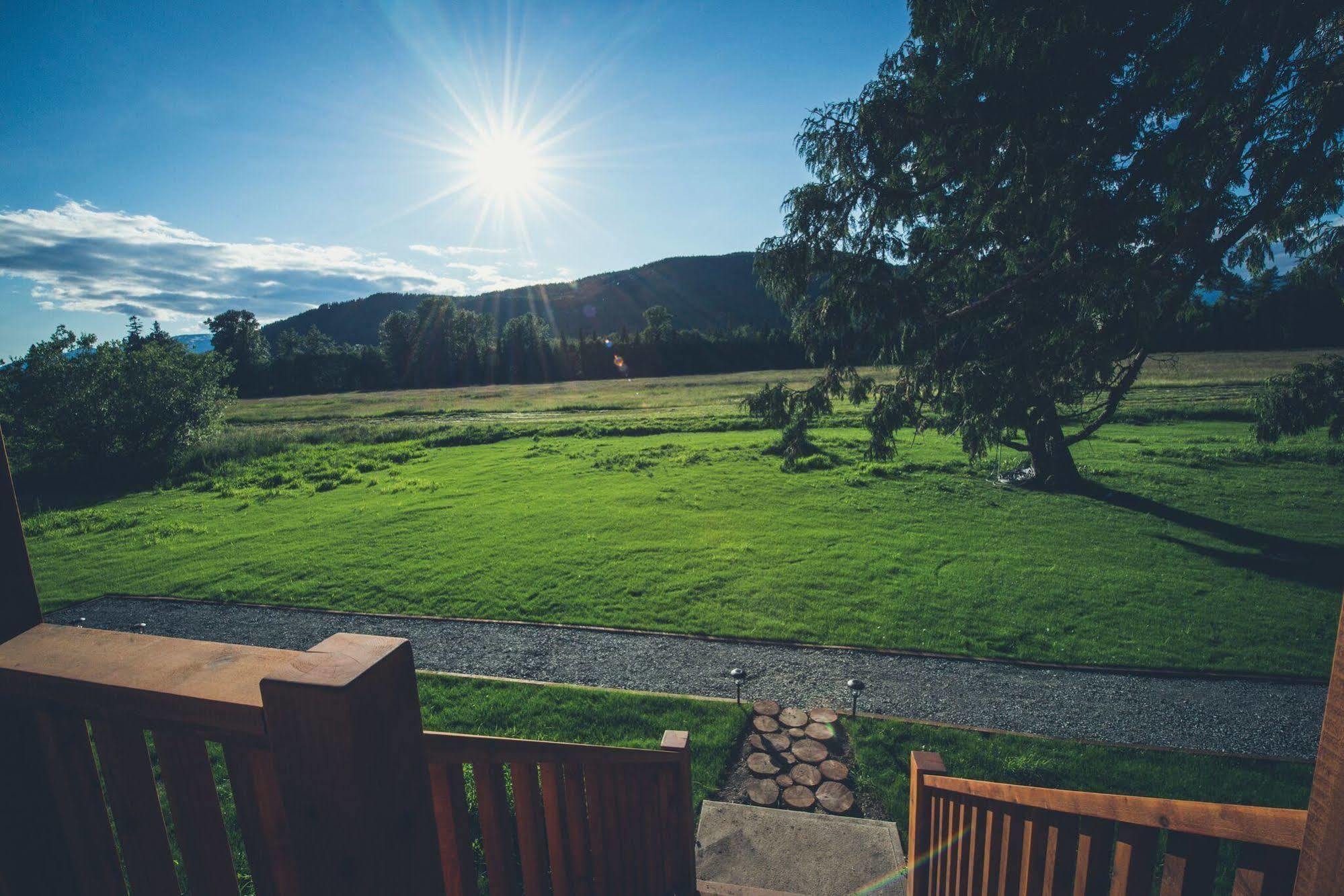 Hidden Acres Farm And Treehouse Resort Terrace Kültér fotó